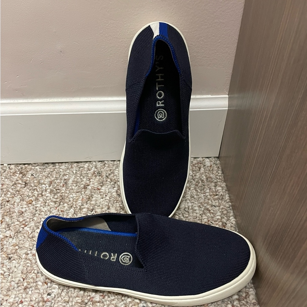 Rothy’s sneakers size 6 navy EXCELLENT CONDITION